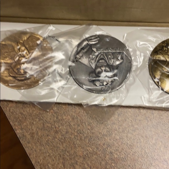 New In Box EMMET KELLY JR. COIN COLLECTION - Picture 8 of 12